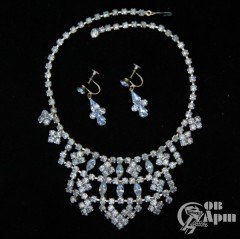 Комплект: клипсы и колье Weiss